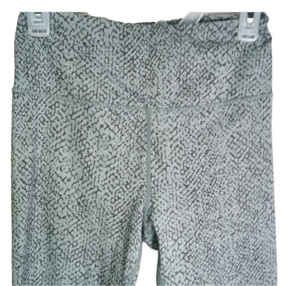 🌺VARLEY Gray Snake Print Century 2.0 High-Rise 7/8 Length Leggings Size XXS🌺 - Picture 4 of 8